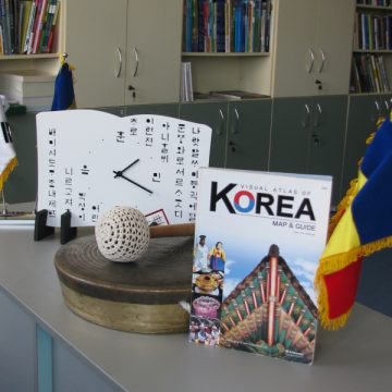 Baia Mare: La Biblioteca Judeteana "Petre Dulfu" a fost inaugurat primul Corner Coreean din Europa Baia Mare: La Biblioteca Judeteana "Petre Dulfu" a fost inaugurat primul Corner Coreean din Europa