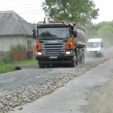 Barsana: Maine se reia circulatia la podul peste Iza