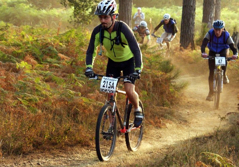 Statiunea Izvoare: Maraton de mountain-bike