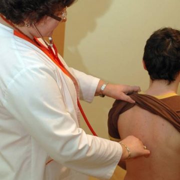 Medicii de familie renunţă la protest şi semnează noile contracte