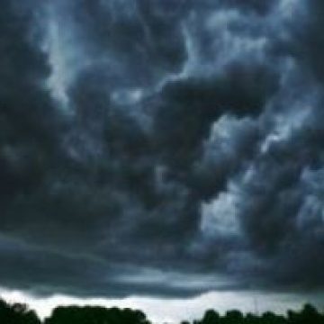 Ploi torentiale si vijelii asteptate în judetul Maramures
