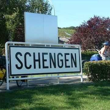 Decizia cu privire la intrarea României şi Bulgariei în Schengen, amânată până în septembrie