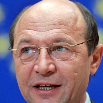 O farsă genială: Băsescu renunţând la putere! O farsă genială: Băsescu renunţând la putere!