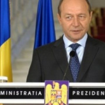 Băsescu: Am trimis Parlamentului proiectul de revizuire a Constituţiei Băsescu: Am trimis Parlamentului proiectul de revizuire a Constituţiei