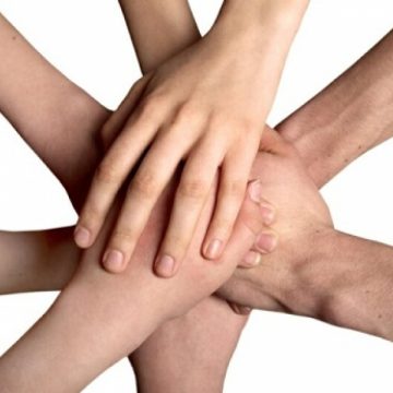Sute de sigheteni care susţin ideea de implicare civică şi responsabilă au sărbătorit Voluntariatul la Sighet Sute de sigheteni care susţin ideea de implicare civică şi responsabilă au sărbătorit Voluntariatul la Sighet
