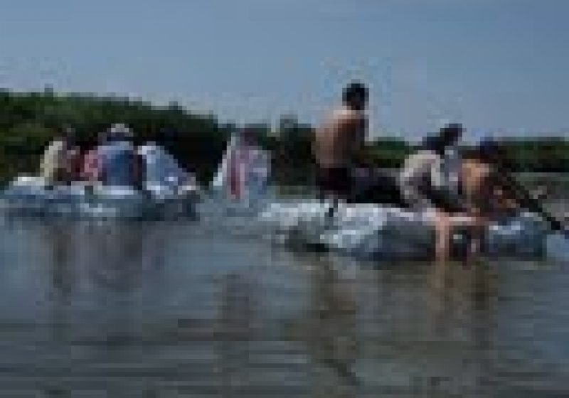 Baia Mare: Ziua Mediului, sarbatorita pe plute din PET-uri