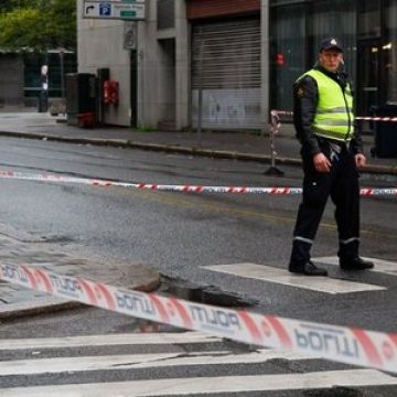 Ambasada României nu a primit încă nicio informaţie despre români victime ale atacurilor din Oslo Ambasada României nu a primit încă nicio informaţie despre români victime ale atacurilor din Oslo