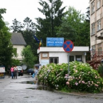 Datorită membrilor Fundaţiei "Ajută, astazi s-a inaugurat prima fază de reabilitare şi amenajare a curţii interioare din cadrul secţiei de Psihiatrie a Spitalului Sighet