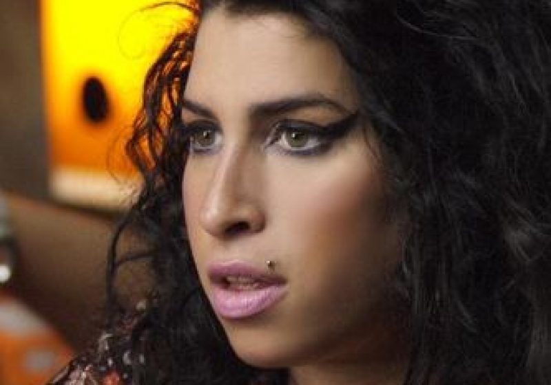 Amy Winehouse – în "clubul" marilor muzicieni morţi la 27 de ani