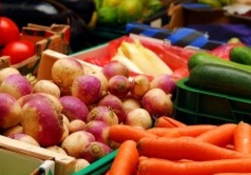 Avem producţie record de legume, dar importăm. De ce la noi în ţară roşiile au ajuns să se vândă la bax ?