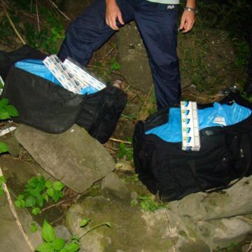 Un sighetean de 20 de ani a încercat să introducă ilegal în România 19.200 ţigarete de provenienţă ucraineană