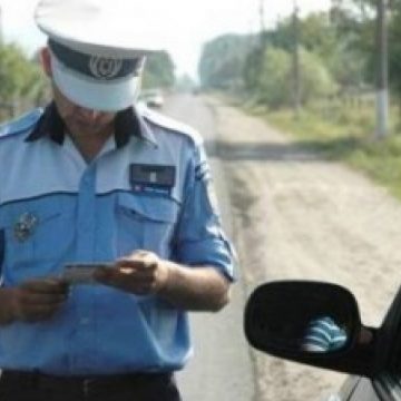 Ocna Şugatag: Cercetat penal la 22 de ani pentru conducerea unui autoturism cu numere false de înmatriculare