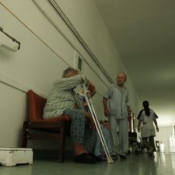 Deschiderea căminelor de bătrâni în foste spitale, misiune imposibilă în termenul legal acordat