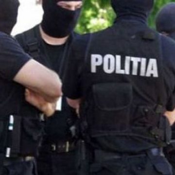 DIICOT: Percheziţii în nouă oraşe, pentru destructurarea a trei grupări specializate în fraude informatice