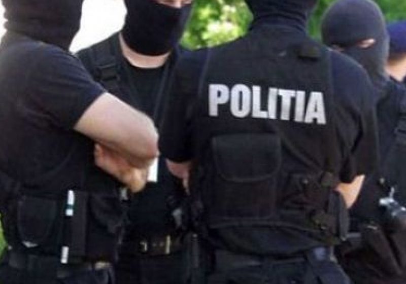DIICOT: Percheziţii în nouă oraşe, pentru destructurarea a trei grupări specializate în fraude informatice