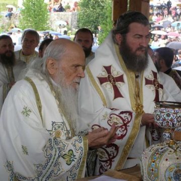 Barsana: IPS Justinian Chira si PS Iustin Sigheteanul au slujit la hramul Manastirii Barsana