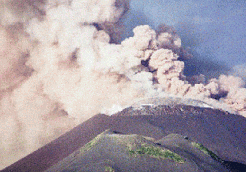 Indonezia: Vulcanul Soputan a început să erupă