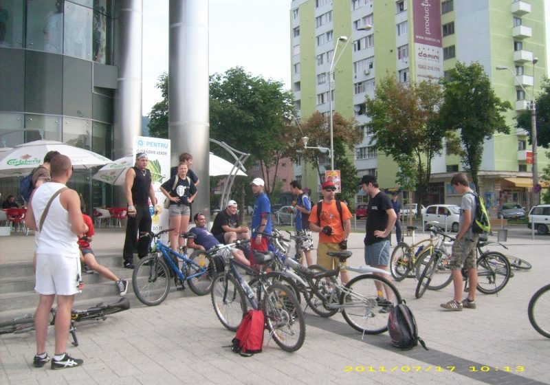 Baia Mare: 40 de voluntari au pedalat pentru un judet mai curat Baia Mare: 40 de voluntari au pedalat pentru un judet mai curat