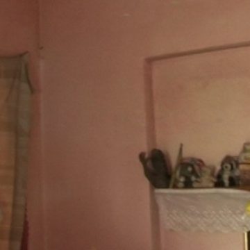 Mai multe familii din Sighet trăiesc la limita subzistenţei într-un imobil de pe strada Plevnei