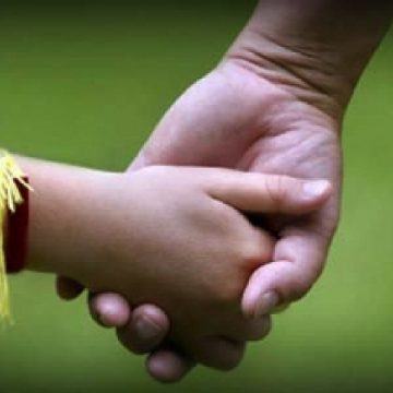 Mărul discordiei..plata orelor suplimentare pentru asistenţii maternali Mărul discordiei..plata orelor suplimentare pentru asistenţii maternali