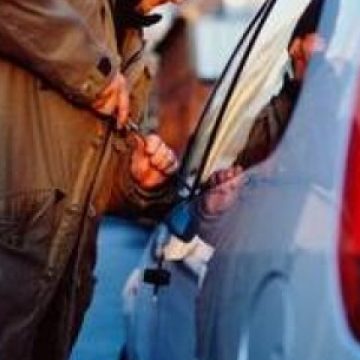 Minor de 14 ani, complice la furt de acumulatori de la o societate comercială din Baia Mare Minor de 14 ani, complice la furt de acumulatori de la o societate comercială din Baia Mare