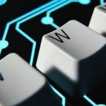 Numărul românilor cu acces la Internet, mult sub media UE. Cum vor autorităţile să informatizeze ţara Numărul românilor cu acces la Internet, mult sub media UE. Cum vor autorităţile să informatizeze ţara