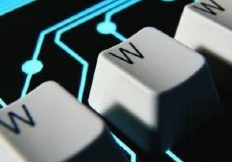 Numărul românilor cu acces la Internet, mult sub media UE. Cum vor autorităţile să informatizeze ţara
