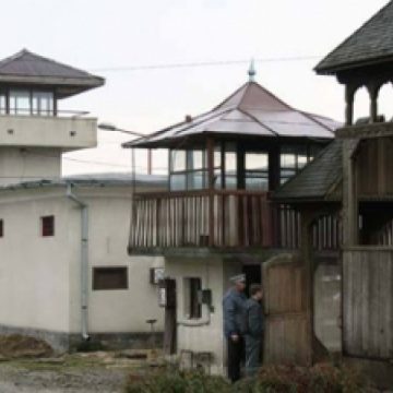 Penitenciarul Baia Mare solicită înfiinţarea unui Grup de lucru care să vină în sprijinul persoanei ce părăseşte penitenciarul în vederea creşterii şanselor de incluziune socială Penitenciarul Baia Mare solicită înfiinţarea unui Grup de lucru care să vină în sprijinul persoanei ce părăseşte penitenciarul în vederea creşterii şanselor de incluziune socială