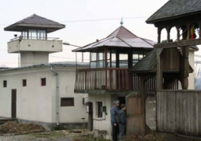 Penitenciarul Baia Mare solicită înfiinţarea unui Grup de lucru care să vină în sprijinul persoanei ce părăseşte penitenciarul în vederea creşterii şanselor de incluziune socială