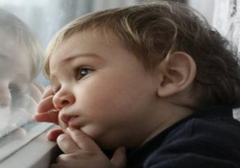 Peste 400 de copii abandonaţi în maternităţi şi alte unităţi sanitare până în luna martie