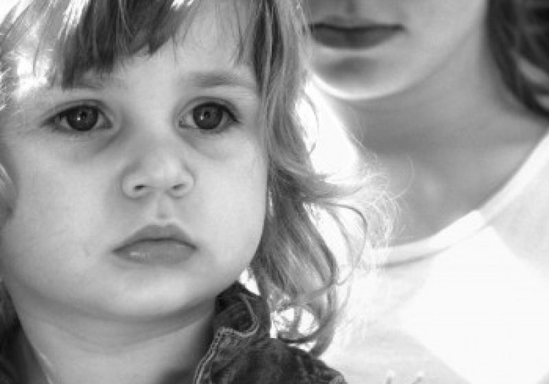 Peste 85.500 de copiii au unul sau ambii părinţi plecaţi la muncă în străinătate