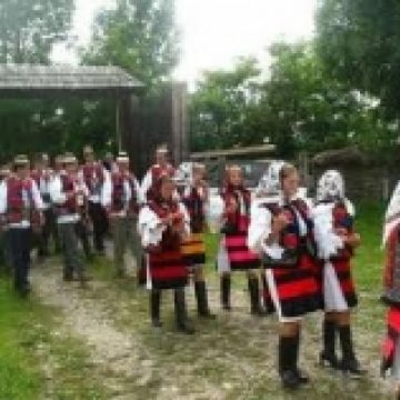 Rozavlea: "Roza Rozalina" a adunat câteva sute de participanţi din toate colţurile ţării