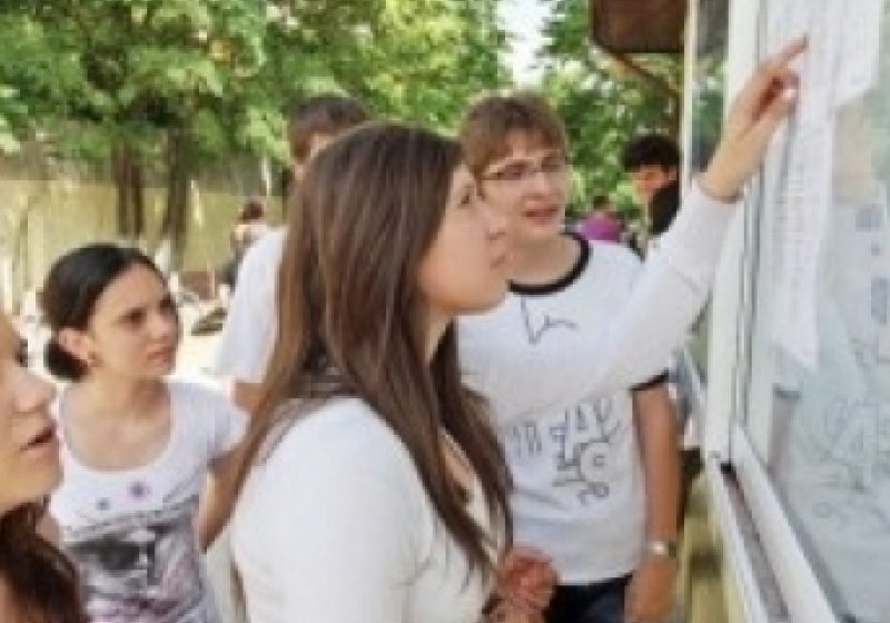 REPARTIZĂRI LICEE 2011: Elevii vor afla marţi la ce liceu au intrat