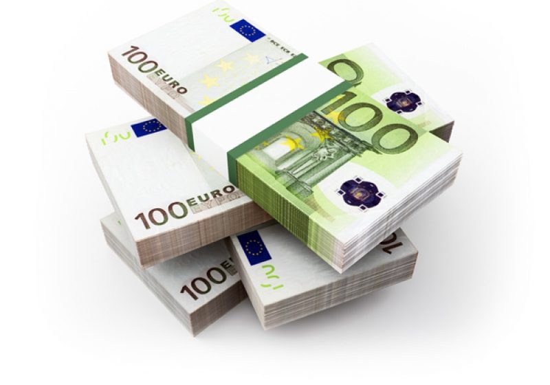 Statul reduce drastic prefinanţarea pe proiecte UE şi retrage banii firmelor fără acte de rambursare