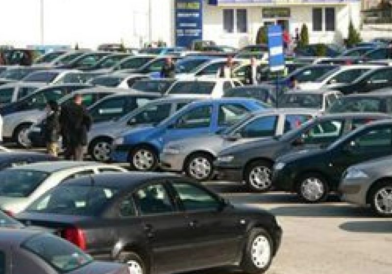 Avocaţi: Românii care au plătit taxa auto ar trebui să se grăbească să ceară în instanţă recuperarea banilor