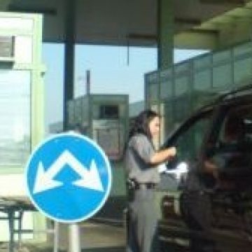 Trafic întrerupt în Punctul de Trecere a Frontierei Petea