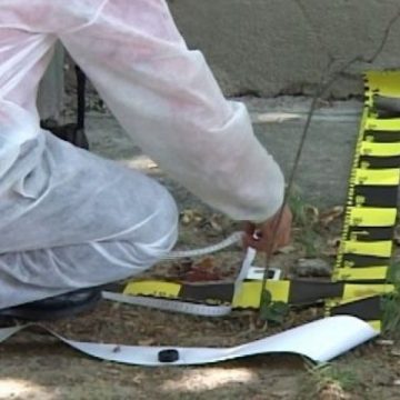 Reglare de conturi în Capitală? Un bărbat legat cu sârmă de mâini şi picioare a fost găsit carbonizat în curtea unei şcoli Reglare de conturi în Capitală? Un bărbat legat cu sârmă de mâini şi picioare a fost găsit carbonizat în curtea unei şcoli