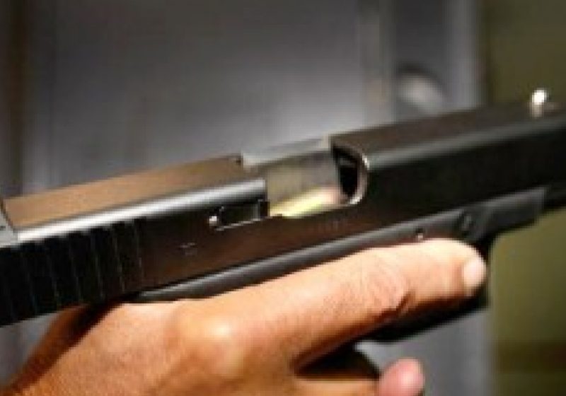 Un poliţist, în vârstă de 25 de ani, din Bucureşti s-a sinucis după ce şi-a împuşcat prietena Un poliţist, în vârstă de 25 de ani, din Bucureşti s-a sinucis după ce şi-a împuşcat prietena