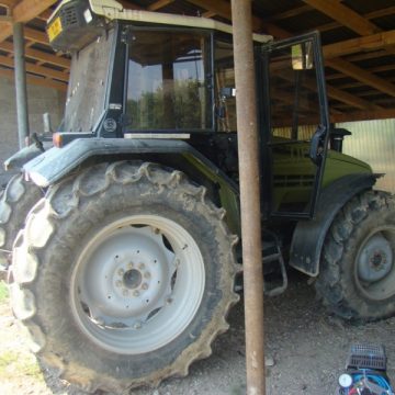 Un utilaj in valoare de peste 40.000 de euro, furat din străinătate a fost indisponibilizat de poliţiştii de frontieră maramureşeni Un utilaj in valoare de peste 40.000 de euro, furat din străinătate a fost indisponibilizat de poliţiştii de frontieră maramureşeni