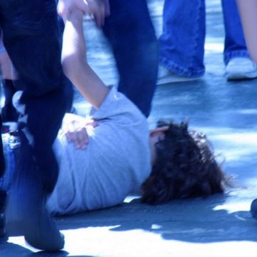 Şase persoane au fost internate de urgenţă la Spitalul Sighet în urma unor acte de agresiune violentă Şase persoane au fost internate de urgenţă la Spitalul Sighet în urma unor acte de agresiune violentă