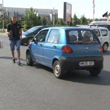 Baia Mare: Un cerşetor a fost lovit de o maşină la intersecţia bulevardelor Unirii cu Traian