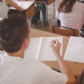 BACALAUREAT, SESIUNEA A II-A: Astăzi, proba obligatorie a profilului
