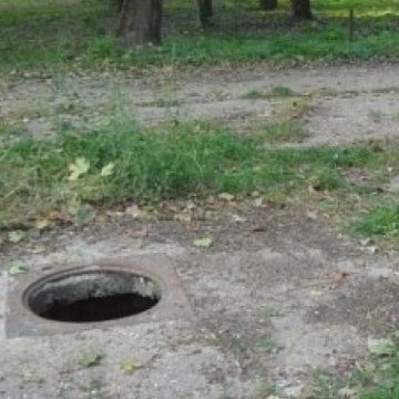 Atenţie la capacele de canalizare!