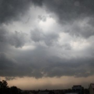 Avertizare de vreme severă anunţată până la ora 20.40