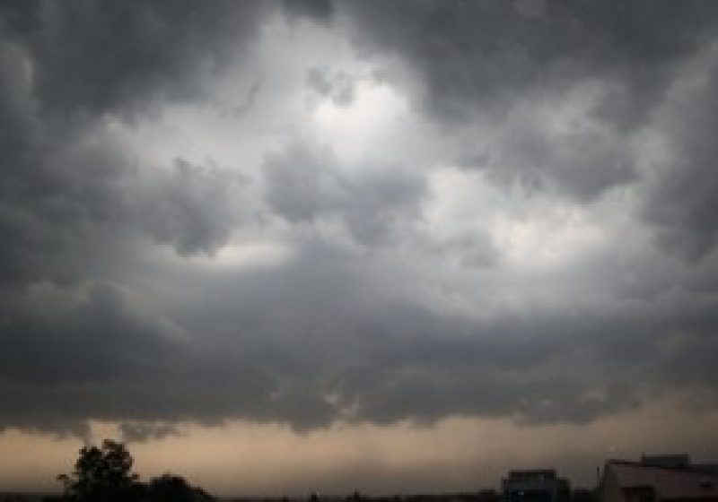 Avertizare de vreme severă anunţată până la ora 20.40