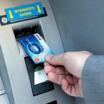 BCR întrerupe pentru două ore sistemul informatic destinat cardurilor, în noaptea de sâmbătă spre duminică