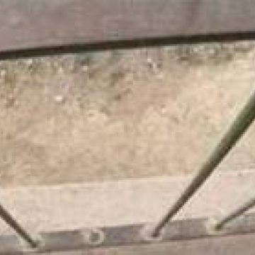 Cipru: o fetiţă româncă, lăsată singură acasă, a murit după ce a căzut de la balcon