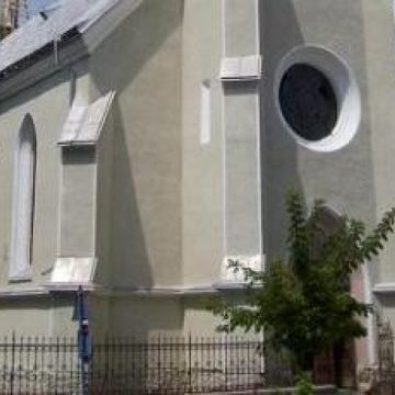 Credincioşii pot să participe la sărbătorirea hramului bisericii “Adormirea Maicii Domnului”, din Sighetu Marmaţiei Credincioşii pot să participe la sărbătorirea hramului bisericii “Adormirea Maicii Domnului”, din Sighetu Marmaţiei