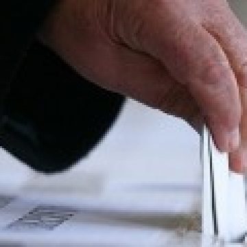 Deţii mai multe case? Vei plăti impozit suplimentar şi în 2012