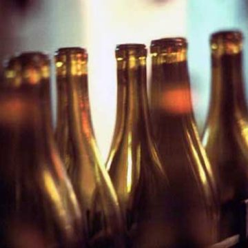Deţinerea a peste 40 litri de alcool etilic ar putea fi pedepsită cu închisoare
